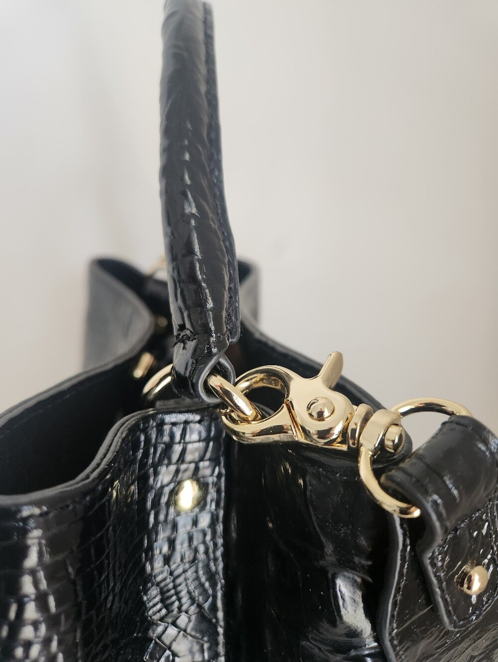 Brahmin Amelia Bucket Shoulder Black Crocodile Embossed Leather Shoulder Bag - Picture 3 of 12